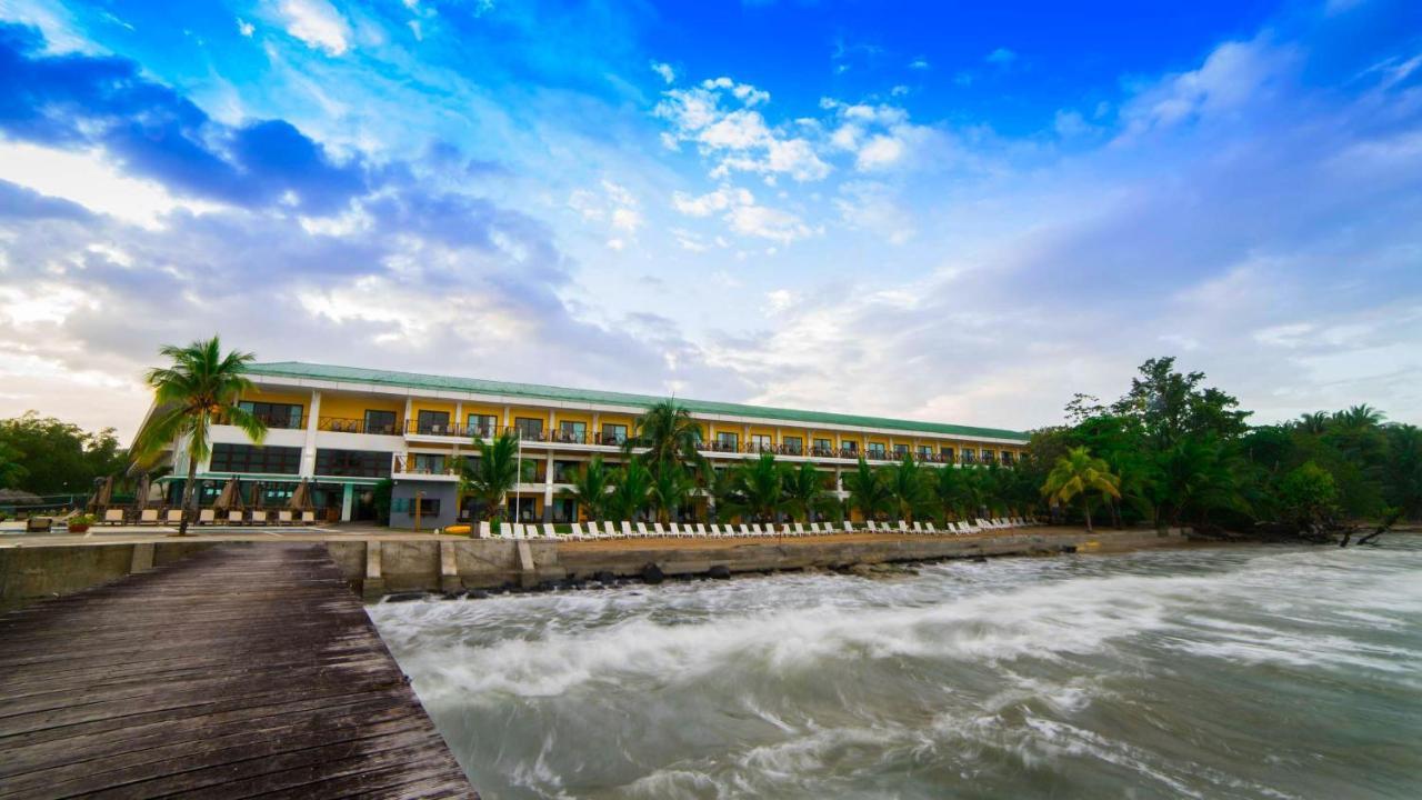 Playa Tortuga Hotel And Beach Resort Bocas Town Kültér fotó