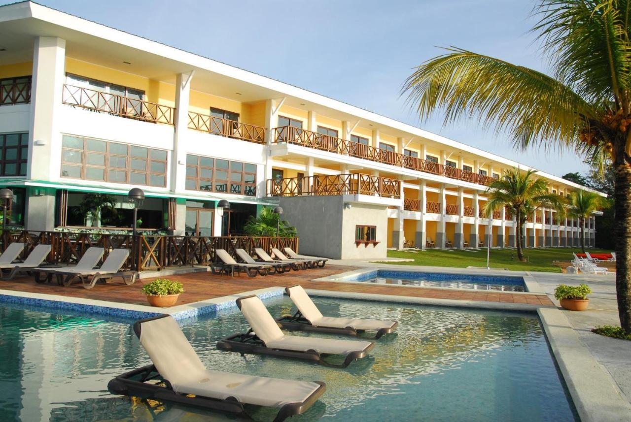 Playa Tortuga Hotel And Beach Resort Bocas Town Kültér fotó